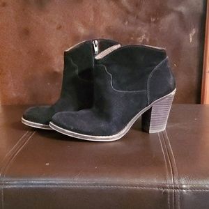 Lucky brand suede bootie sz 8